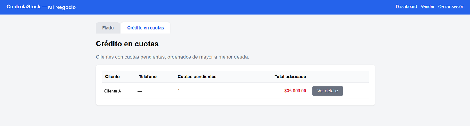 Pantalla de crédito en cuotas de ControlaStock, con listado de clientes y total adeudado